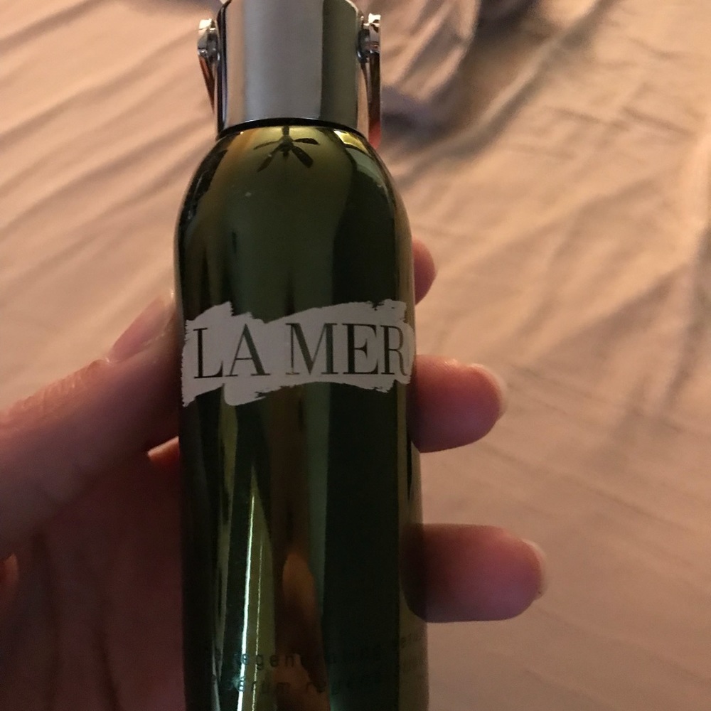 La Mer the regenerating serum